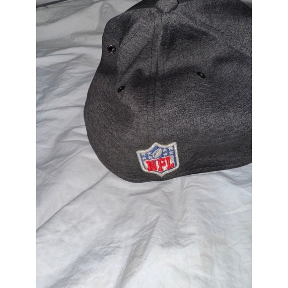 Pittsburgh Steelers gray hat patch front with yellow and black side detail 39th - Picture 3 of 6
